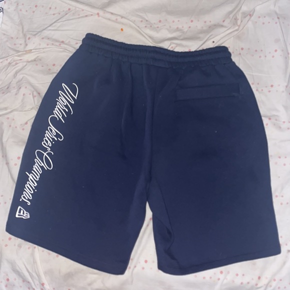 New Era Short Navy Blue size Large . Only worn once - Picture 5 of 6